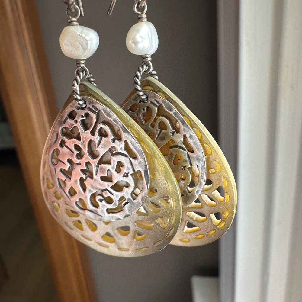 Silpada Sterling 925 Silver Carved Mother of Pearl Teardrop Earrings